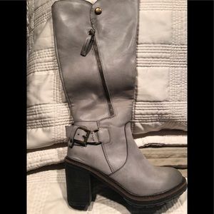 Gray bucked knee boot